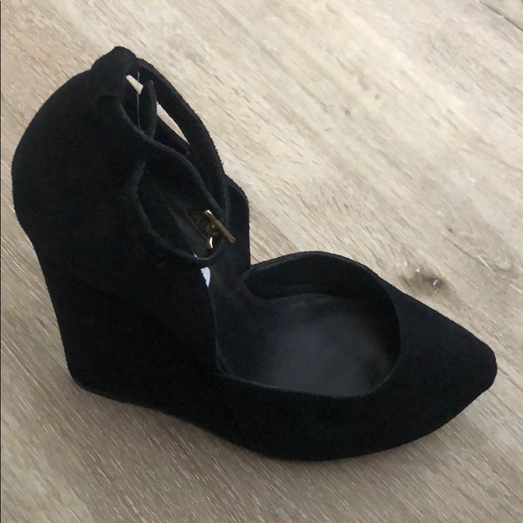 NWOT Steve Madden Suede wedge - Picture 2 of 2